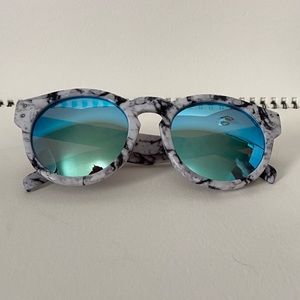 Quay - High Emotion (Blue)